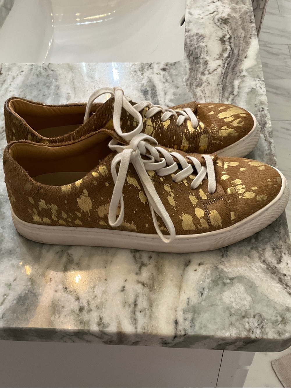 Women’s Metallic Brown Low-Top Sneakers with Gold Speckle